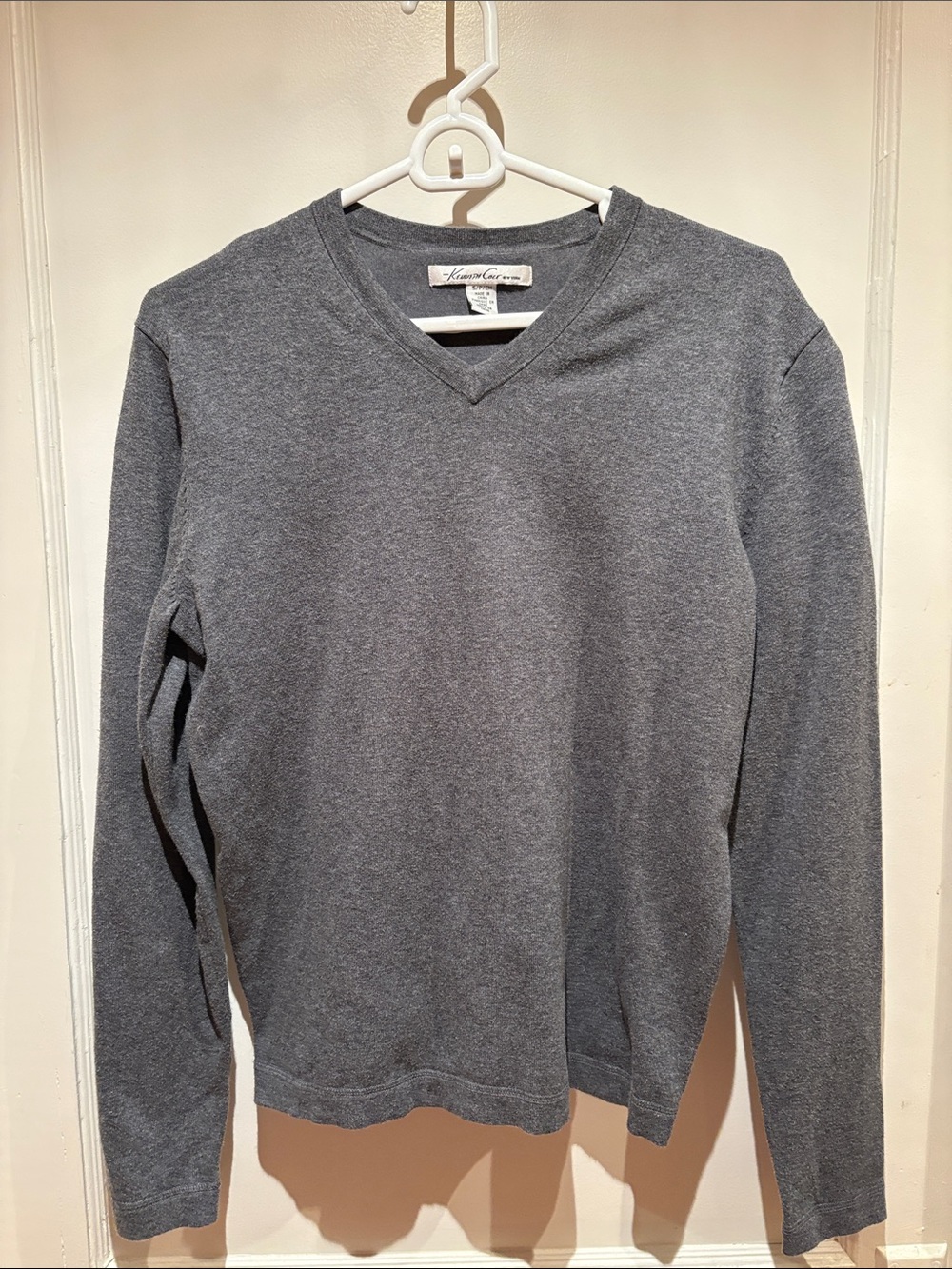Vince Camuto Men's Charcoal Grey V-Neck Sweater